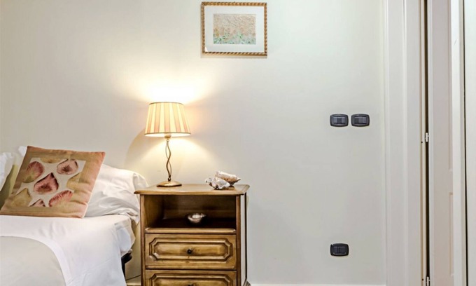 Rione VII Regola Apartment | Palazzo Farnese&Campo dè Fiori - Elegant Apt x 3