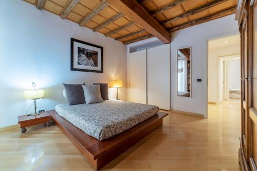 Rione VIII Sant'Eustachio Apartment | Pantheon View Apartment