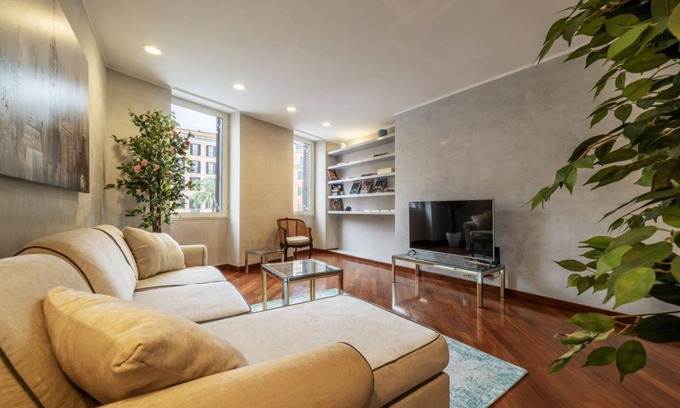 Rione IV Campo Marzio Apartment | Piazza di Spagna 90 Exclusive Apartment