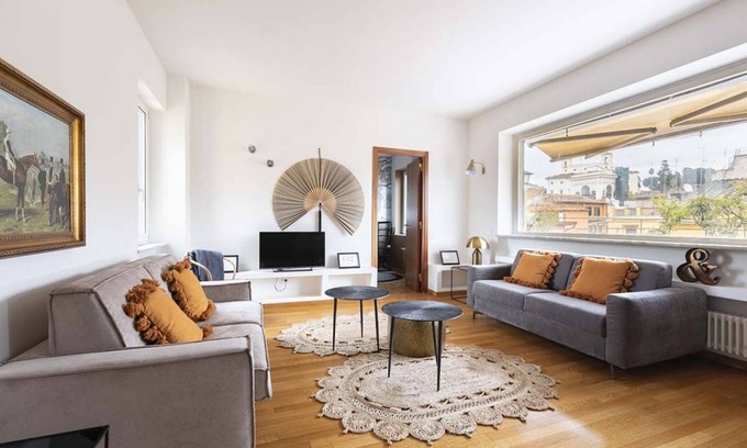 Rione IV Campo Marzio Apartment | ROMAC · Condotti Penthouse Over Spanish Steps