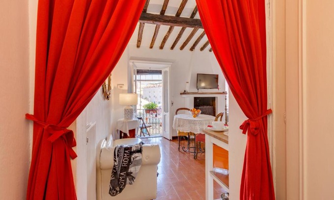 Trastevere Apartment | Roman Holiday Wine House