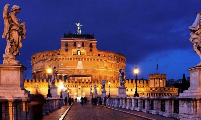 Rione V Ponte Apartment | Rome: luxury apartment in front of S. Angel’s Castle, ideally located: 5 minutes walk from S. Peter, Navona square and Campo de’ Fiori, excellently served and relied