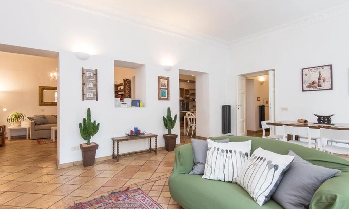 Roman Ghetto Apartment | RSH Arenula Apartments