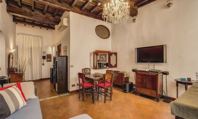 Trastevere Apartment | santa cecilia apartment