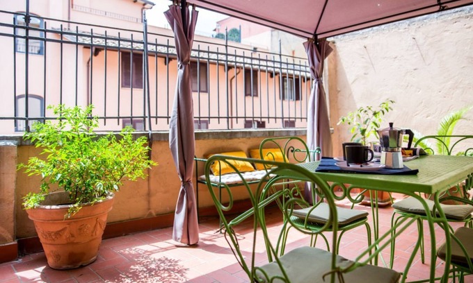 Vatican Apartment | Spacious 3-rooms flat with sunny Terrace at the Vatican!