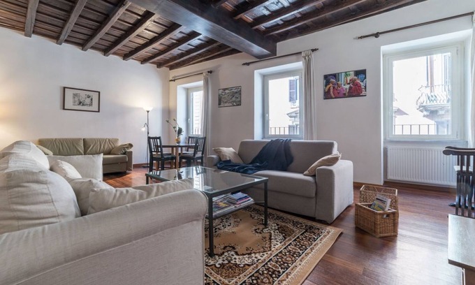 Rione II Trevi Apartment | Spanish Steps 6 Pax Apartment