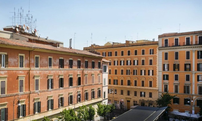 Trastevere Apartment | TrastevereHome - San Cosimato View on Trastevere Square