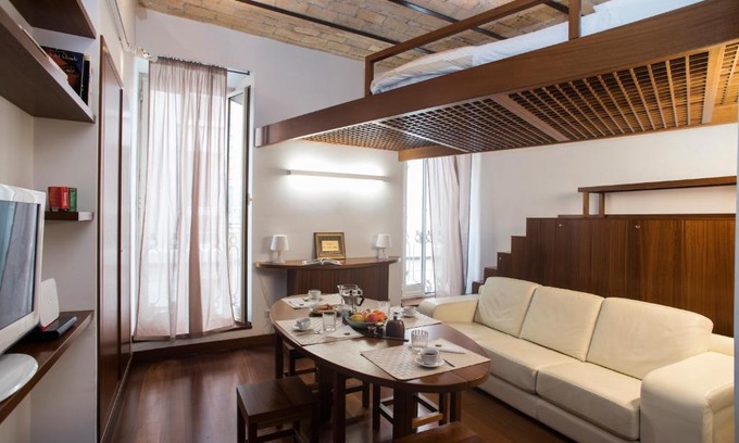 Rome City Centre Apartment | Trevi Fountain - Lovely Loft Apartment