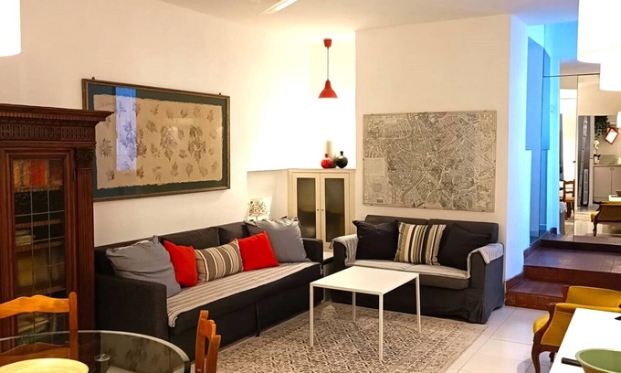 Trastevere Apartment | When in Rome, do as the Romans do.nIn the earth of Trastevere
