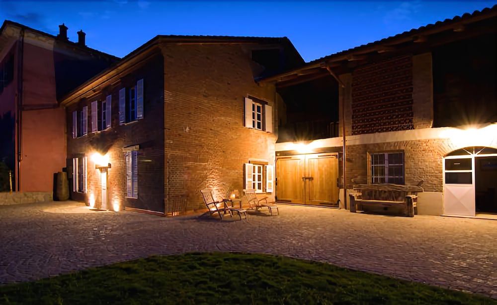 Cardona Hotel | Casale Osvalda