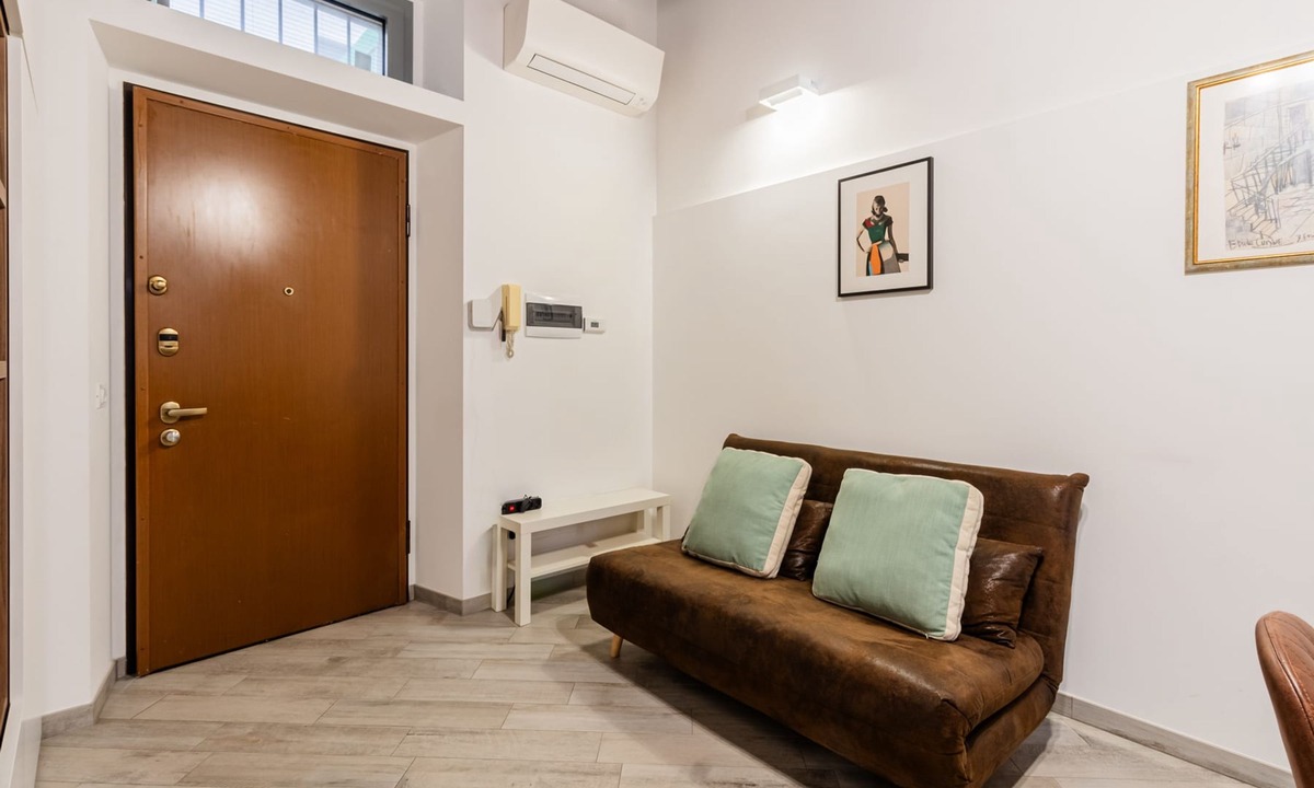 Corsico Apartment | Moderno Loft nel Cortile di un Casale Storico