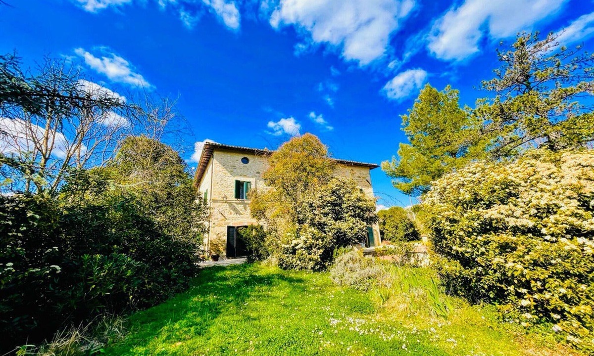 San Brizio Apartment | Eve house sleeps 5 with exclusive pool and gardens