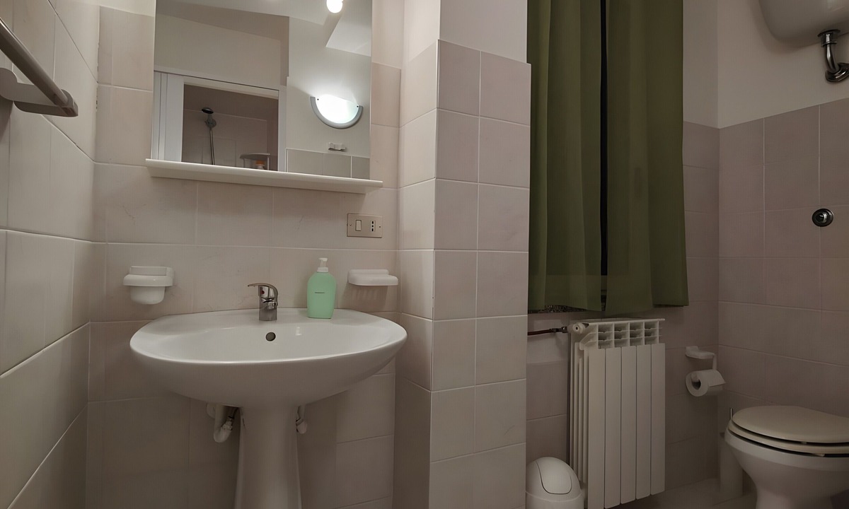 Morano Calabro Apartment | Villa 'Camera Fresia' with Mountain View, Shared Pool and Shared Garden