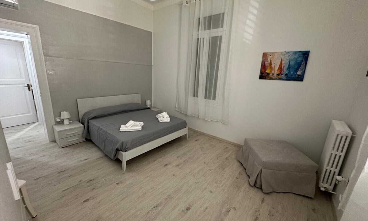 Sapri House | Casa Pinuccio Sapri: Holiday Home Steps from the Sea