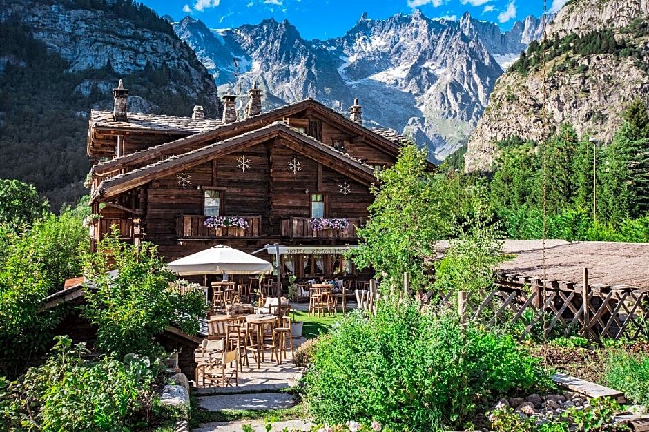 Photo of Buildings in Courmayeur