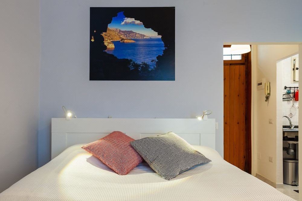 Photo of Bedroom in Mergellina