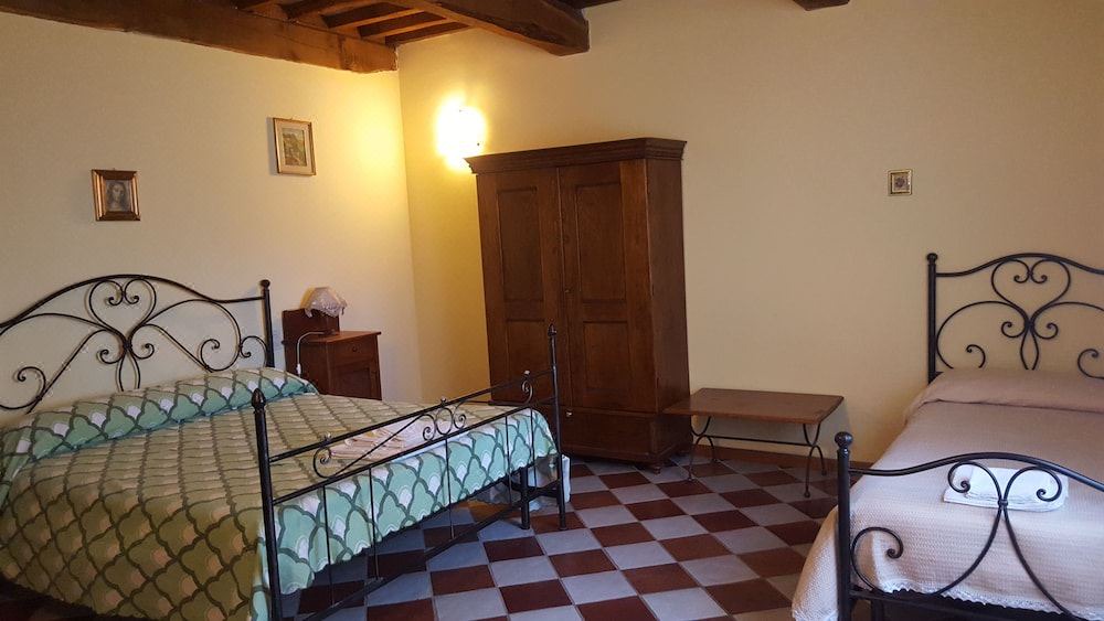 Photo of Bedroom in Montelovesco