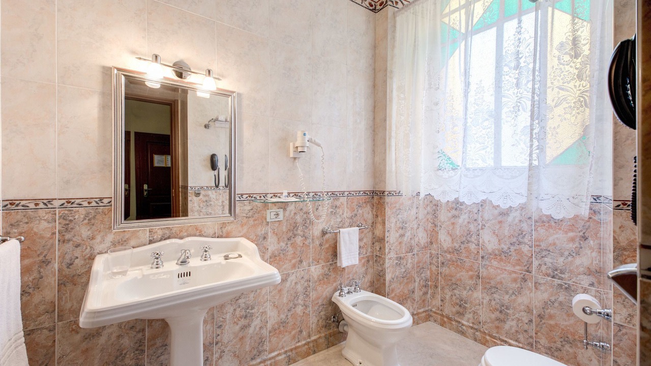 Photo of Bathroom in Repubblica