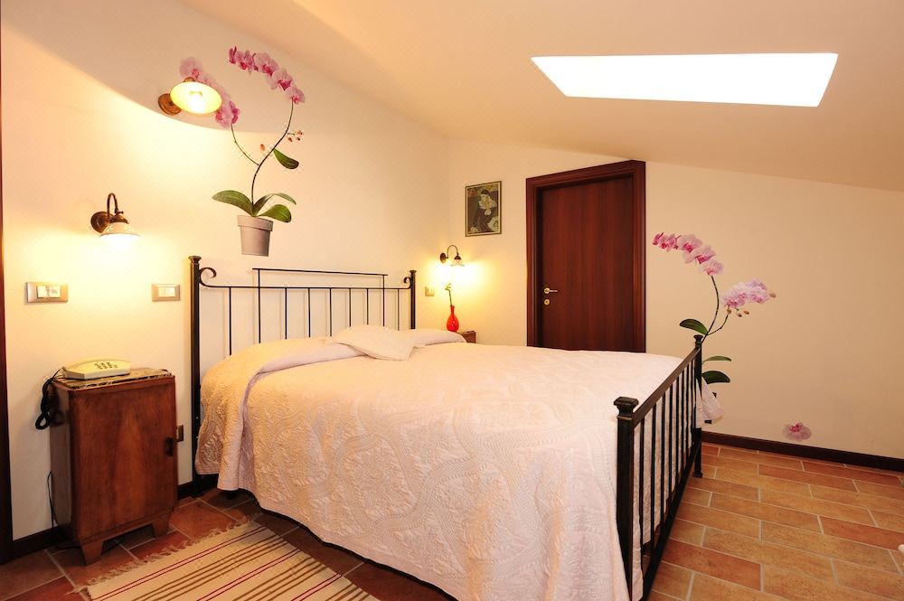 Photo of Bedroom in Montelaguardia
