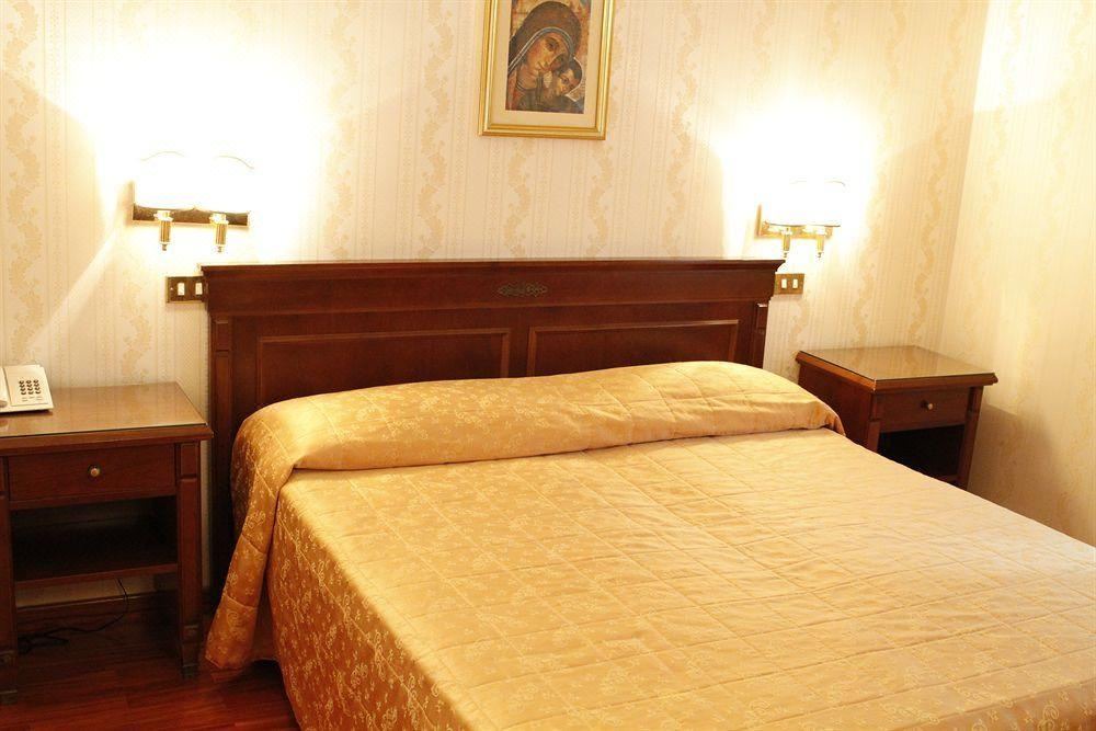 Photo of Bedroom in Rome City Centre