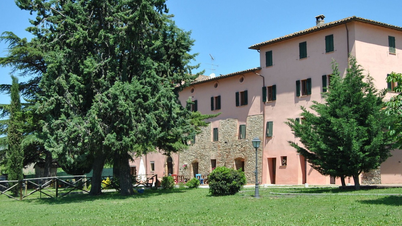 Photo of Buildings in Montelovesco