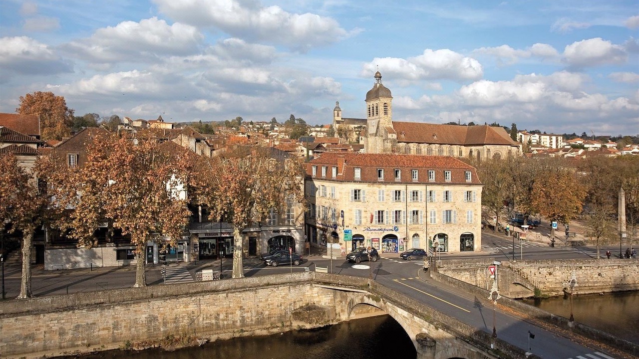 Photo of Buildings in Padule