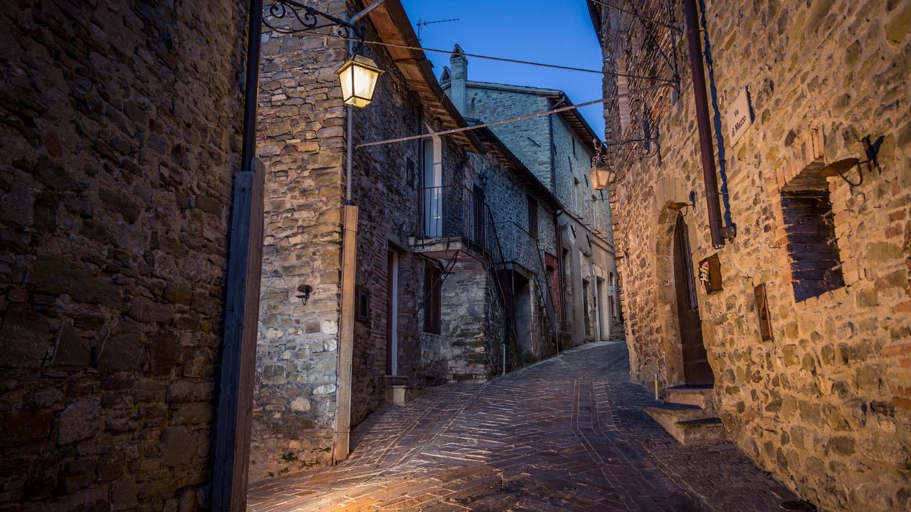 Photo of Buildings in Torre del Colle