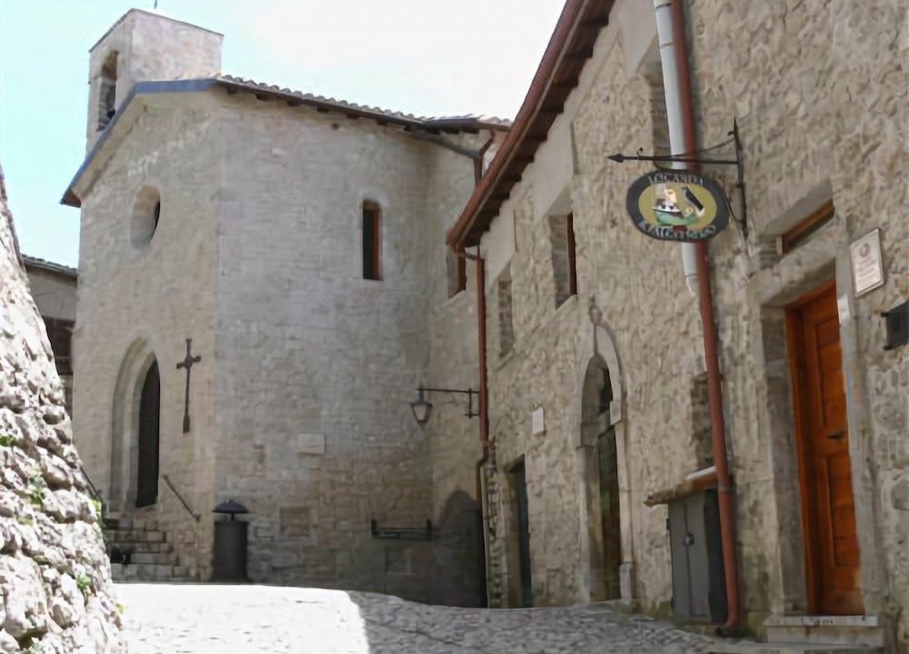 Photo of Buildings in Fumone