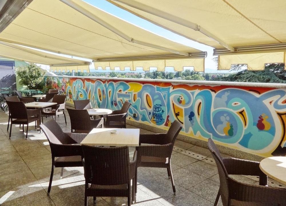 Photo of Patio Balcony in Magenta