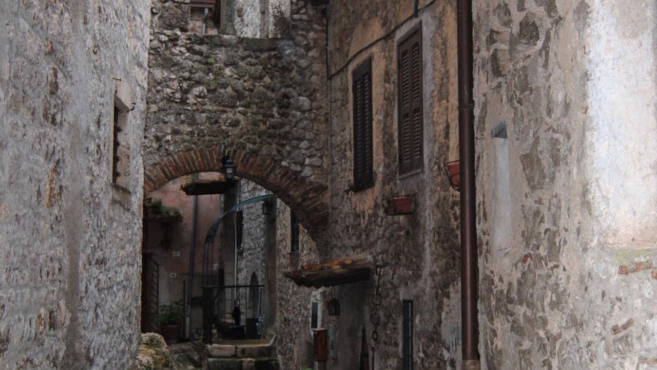 Photo of Buildings in Fumone