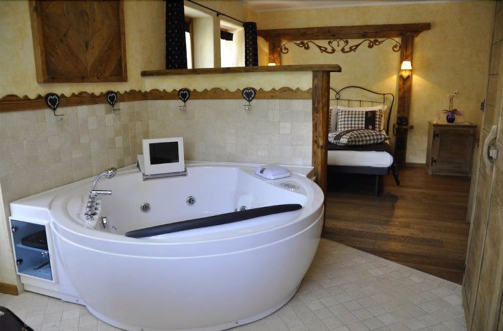 Photo of Bathroom in Pre-Saint-Didier