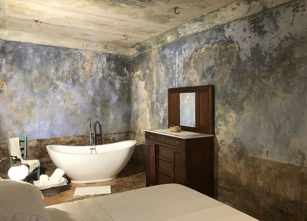 Photo of Bathroom in San Benedetto in Perillis