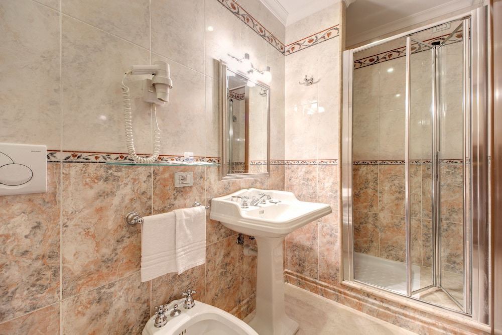Photo of Bathroom in Repubblica