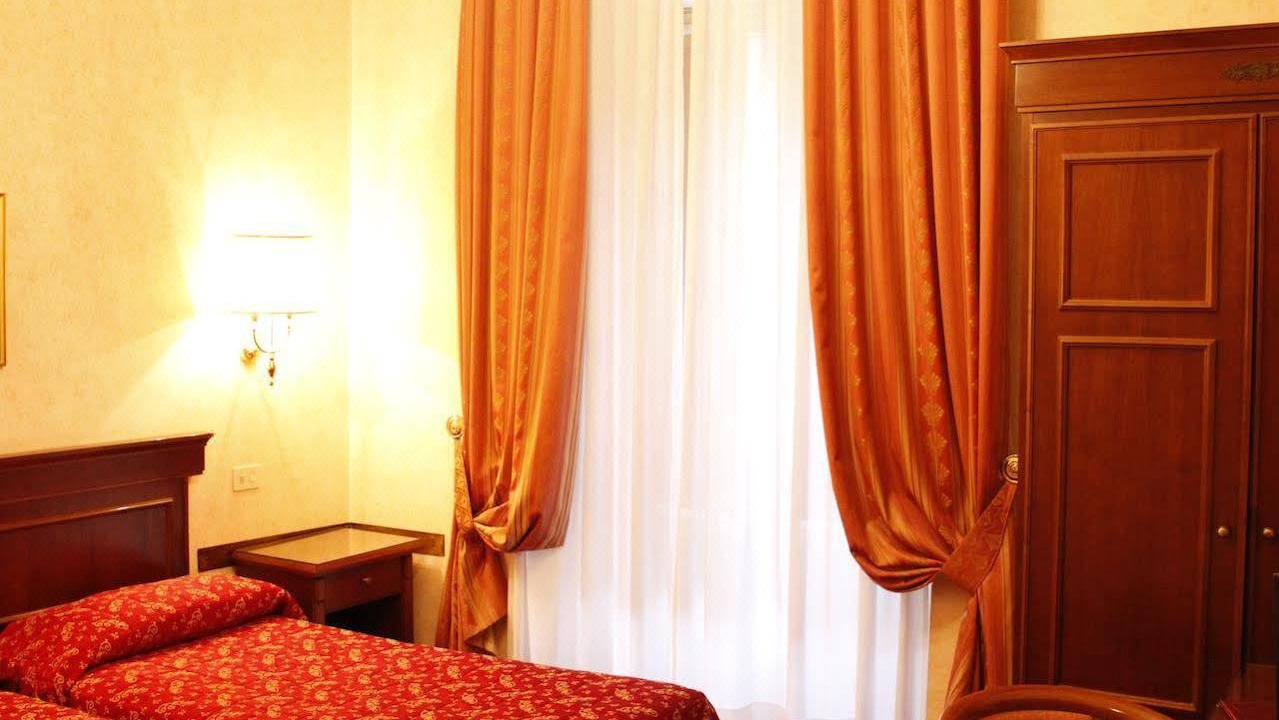 Photo of Bedroom in Rome City Centre