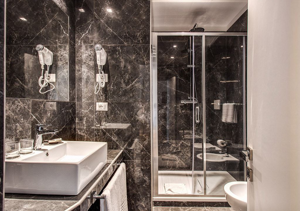 Photo of Bathroom in Rione III Colonna