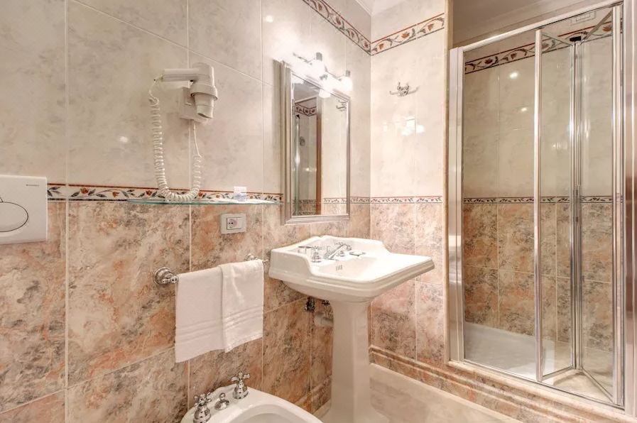 Photo of Bathroom in Repubblica