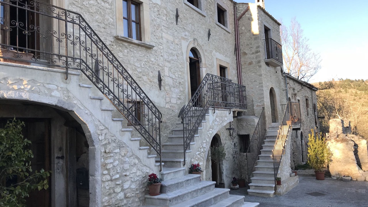 Photo of Buildings in San Benedetto in Perillis