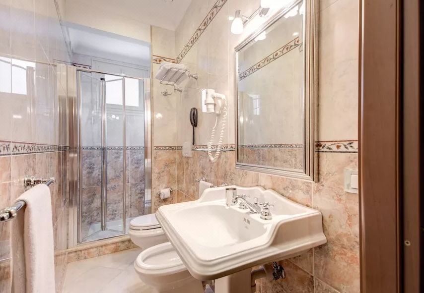 Photo of Bathroom in Repubblica