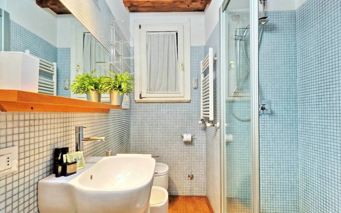 Photo of Bathroom in Rione VI Parione