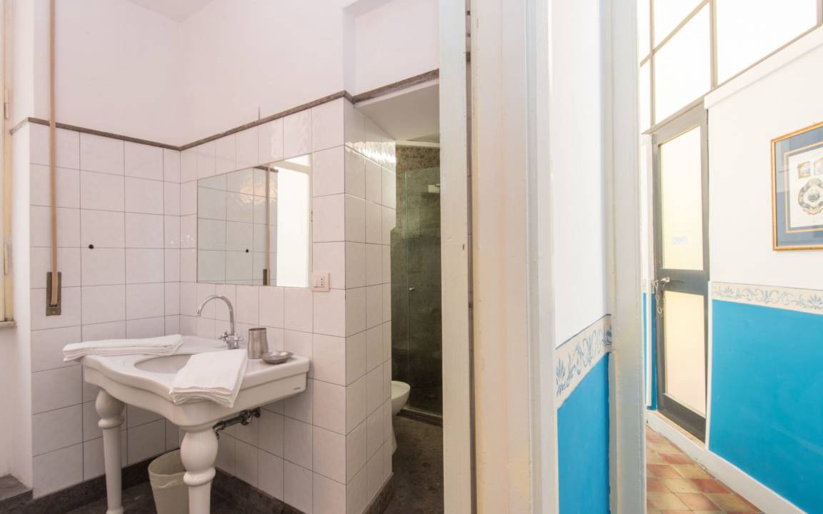 Photo of Bathroom in Navona