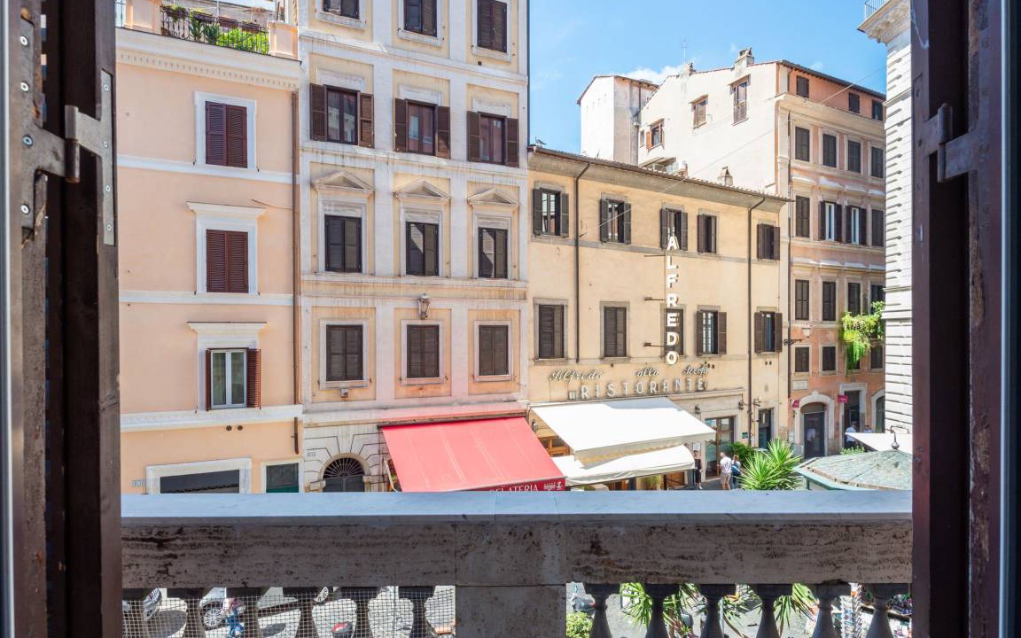 Photo of Others in Navona