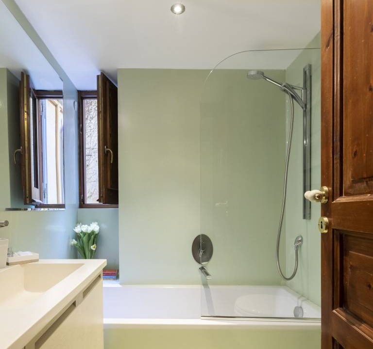 Photo of Bathroom in Rione V Ponte
