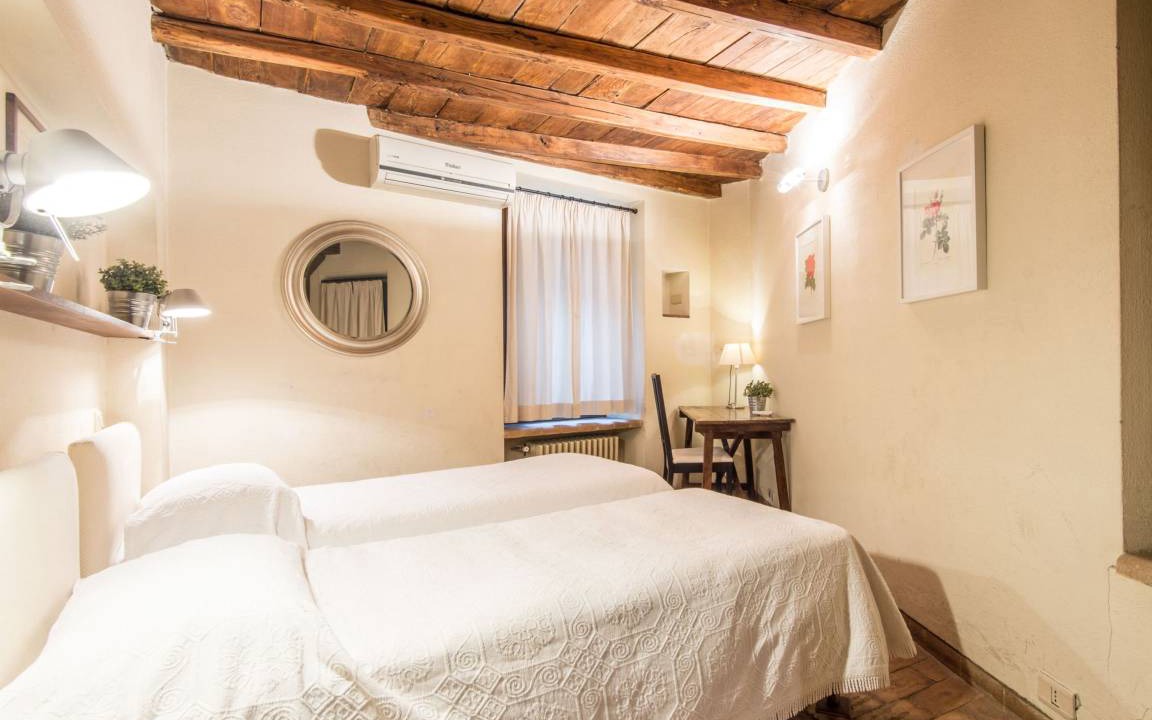 Photo of Bedroom in Rione VI Parione