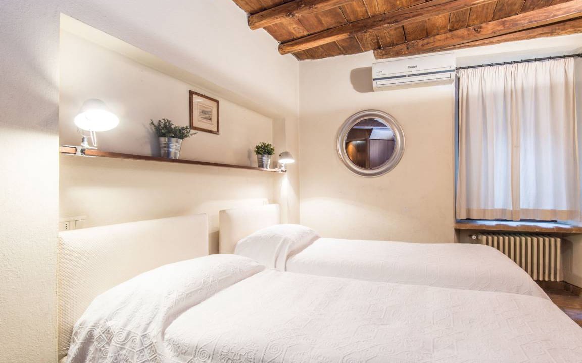 Photo of Bedroom in Rione VI Parione