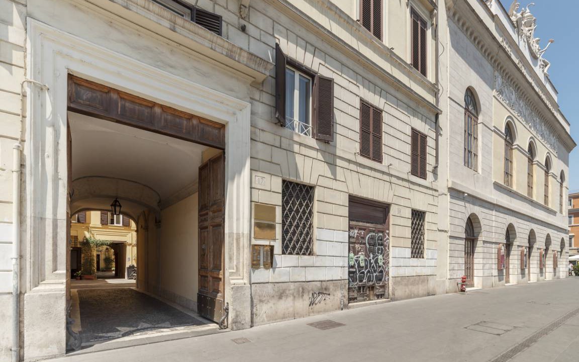 Photo of Others in Navona