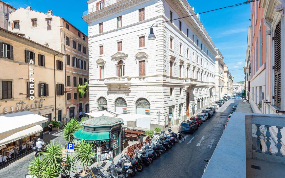 Photo of Others in Navona