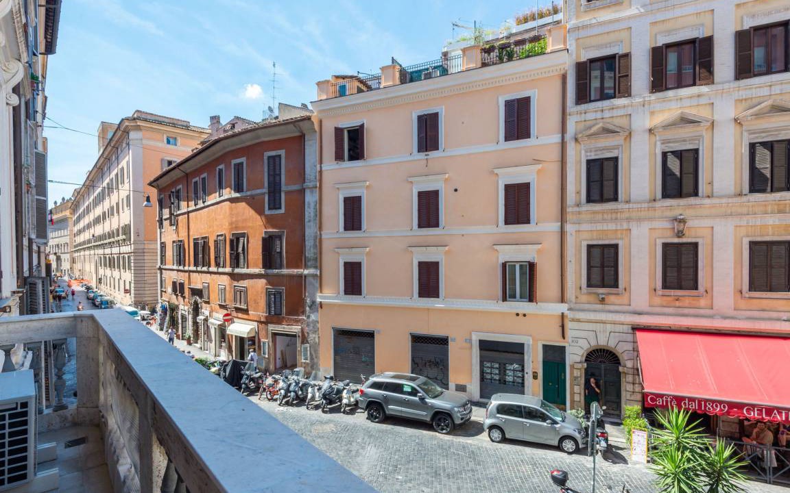 Photo of Others in Navona
