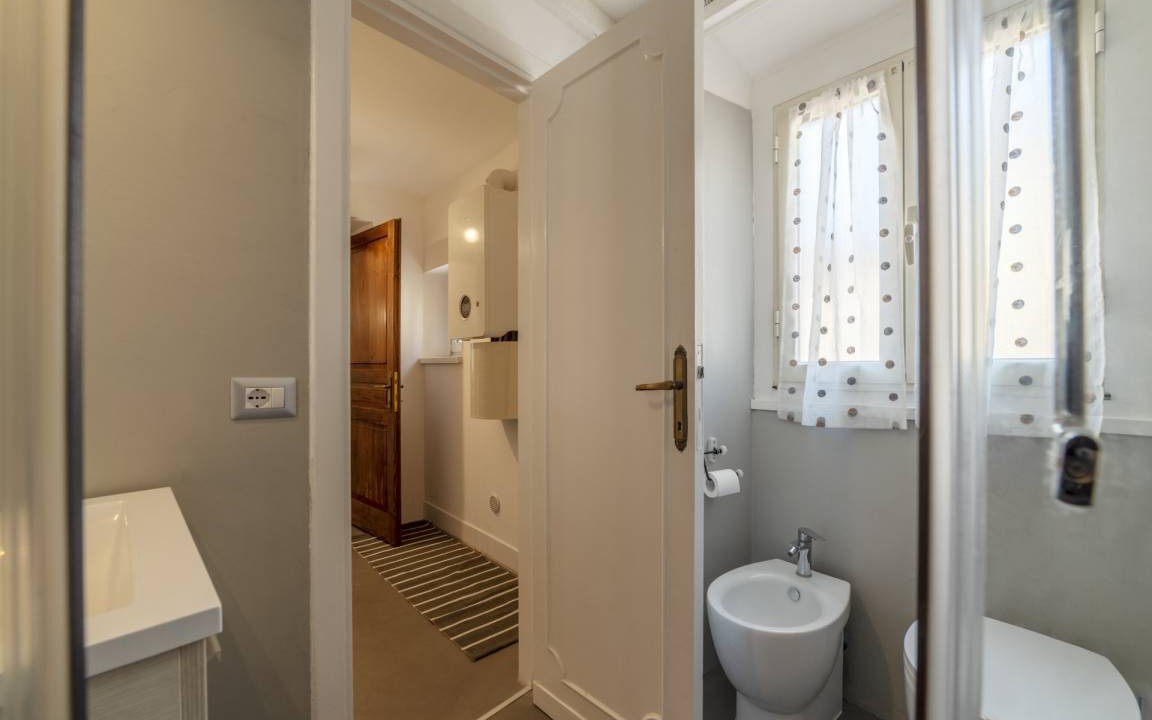 Photo of Bathroom in Navona
