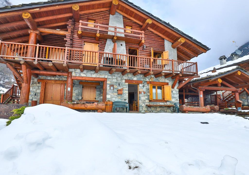 Photo of Buildings in Antey-Saint-Andre