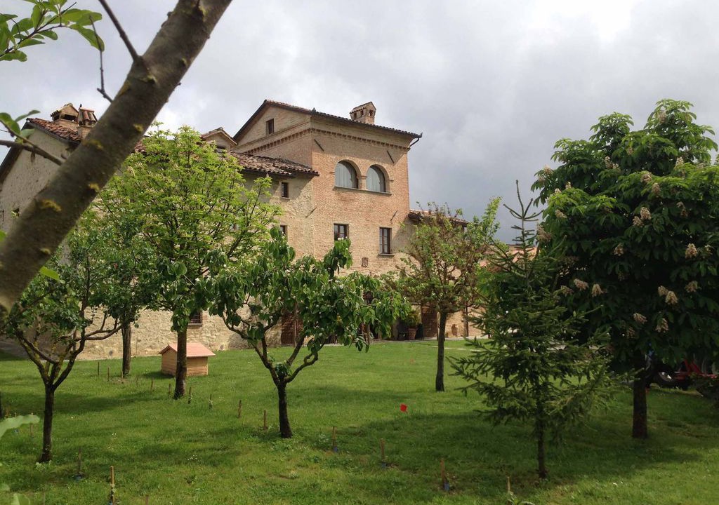 Photo of Buildings in Piosina